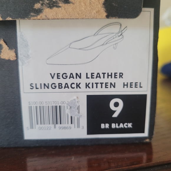 Banana Republic Black Leather Slingback Kitten Heel Pumps - Picture 3 of 4